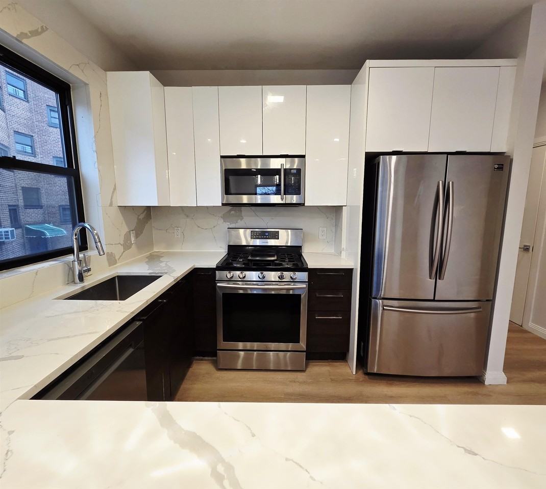 6809 Palisade Ave #201 - Photo 4 of 11