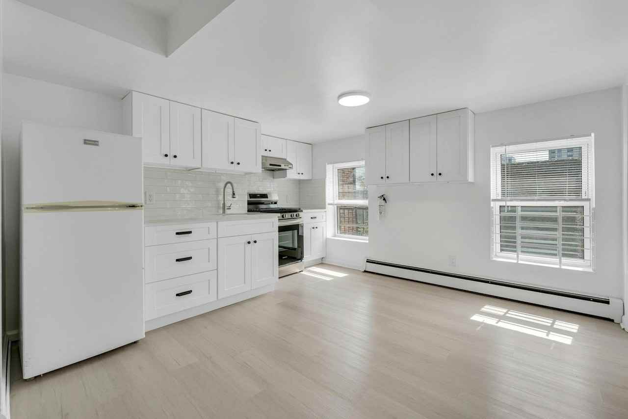 65 Saint Pauls Ave #3 - Photo 6 of 19