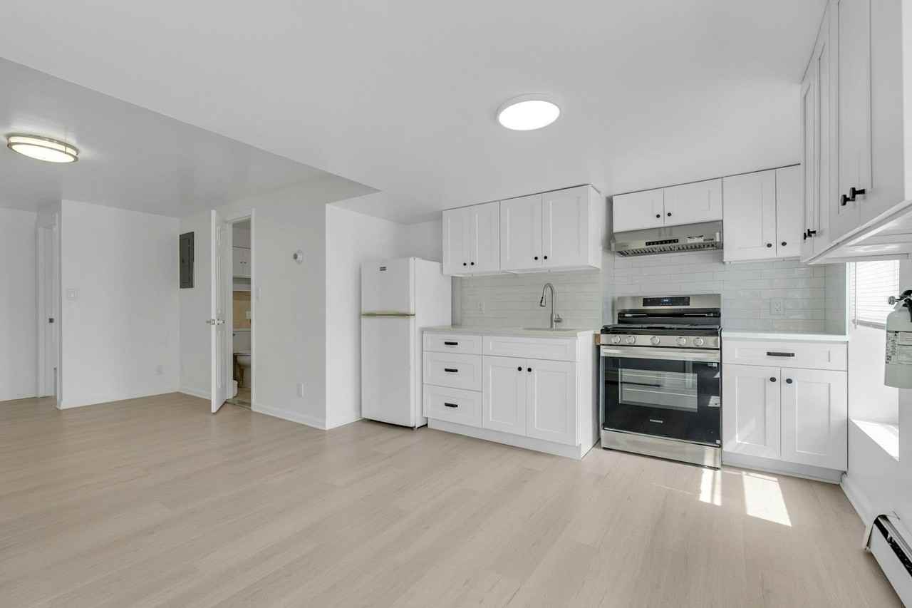 65 Saint Pauls Ave #3 - Photo 7 of 19