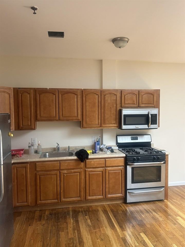 577 Broadway #12 - Photo 5 of 14