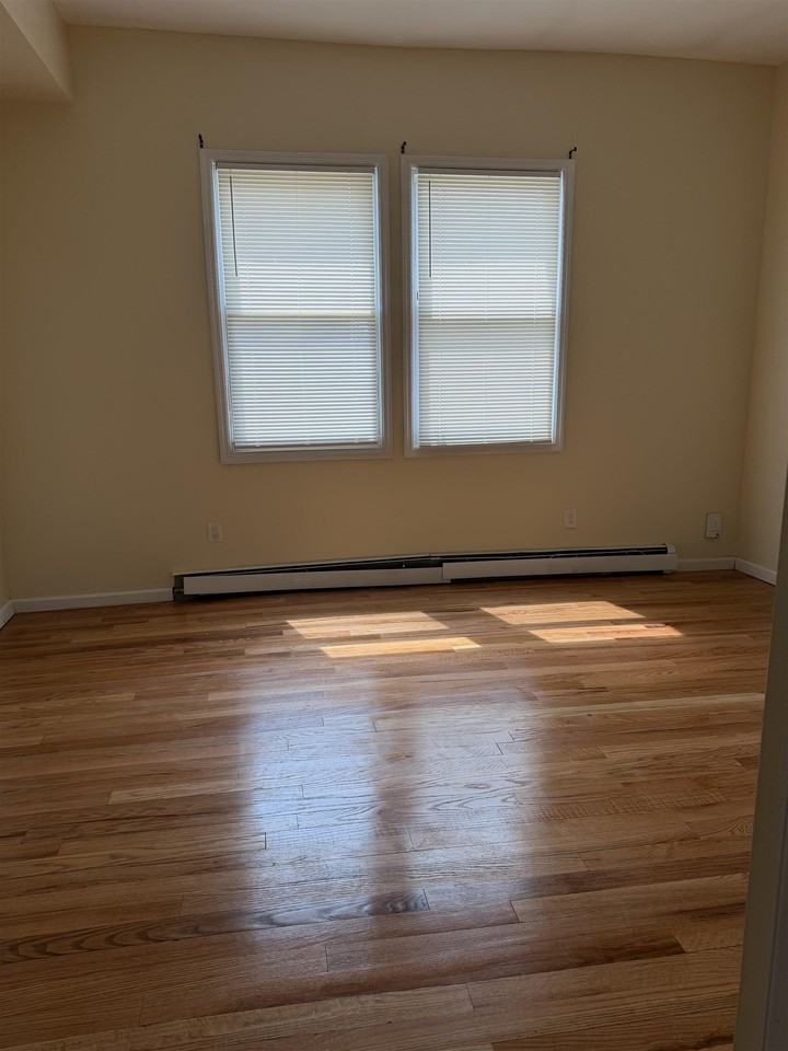 304 Avenue C #1F - Photo 3 of 14