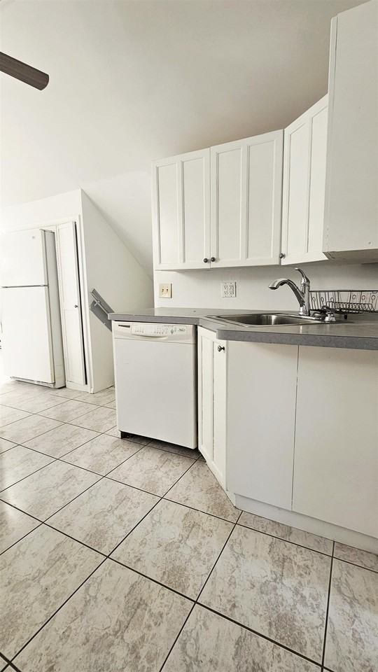 86 W 34th St - Photo 5 of 10