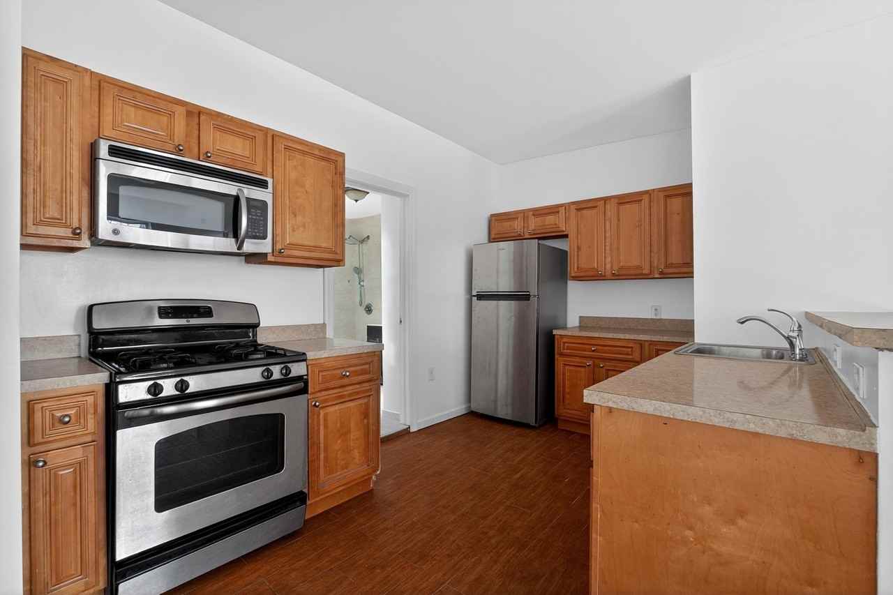 359 Palisade Ave #2L - Photo 4 of 14