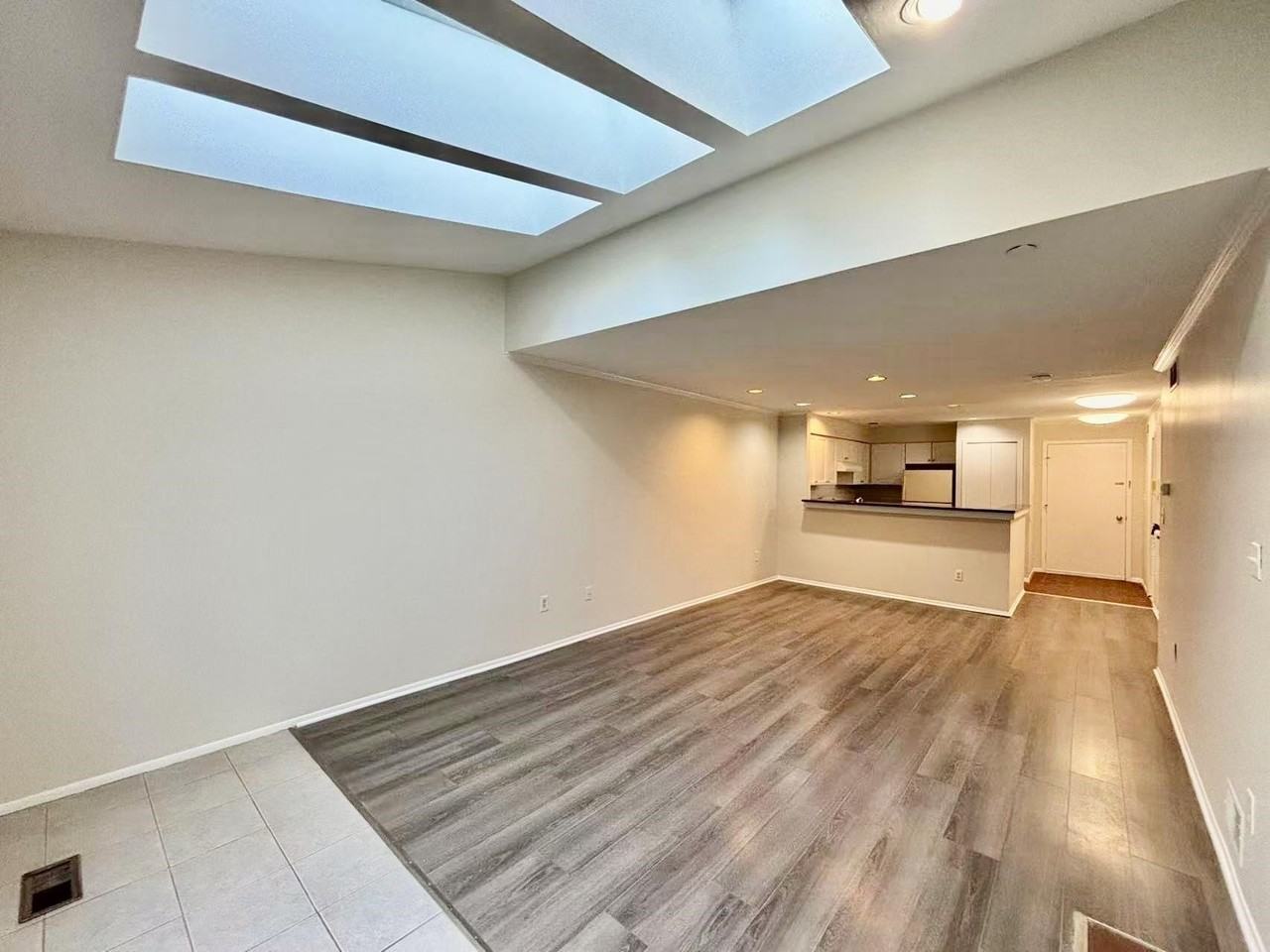 781 Spinnaker Ct - Photo 3 of 22