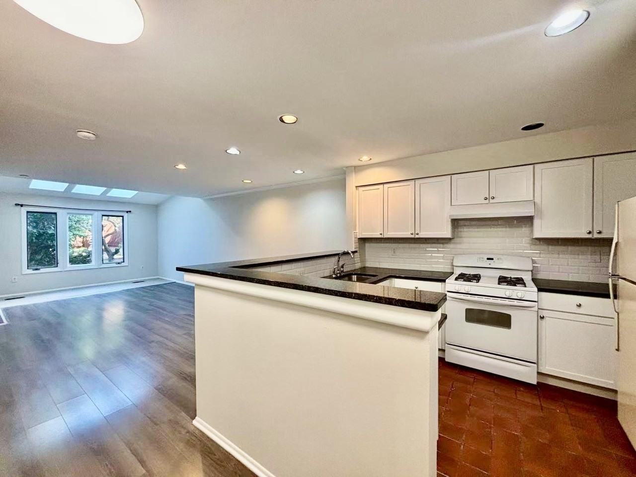 781 Spinnaker Ct - Photo 7 of 22