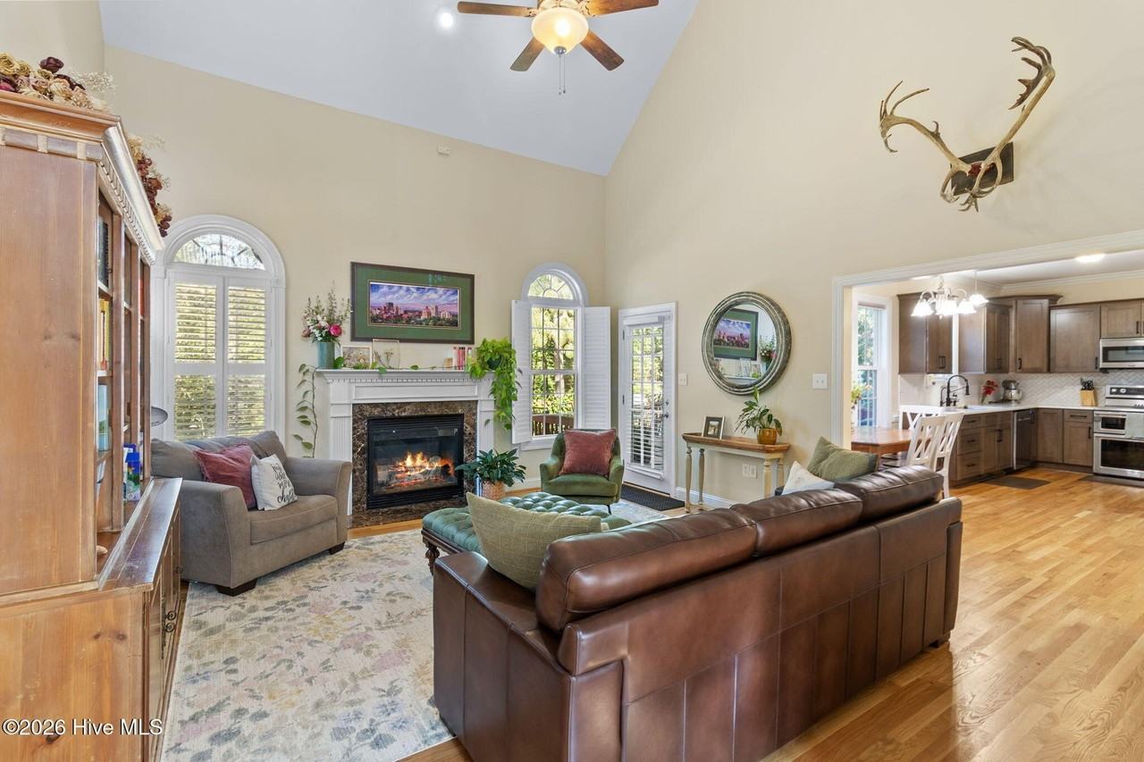 420 Elk Rd - Photo 7 of 30