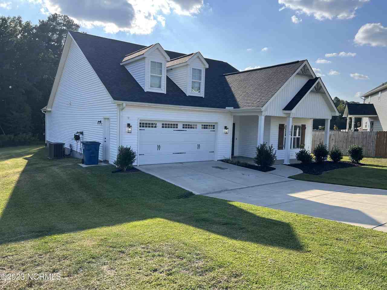 104 Woodford Ln - Photo 3 of 50