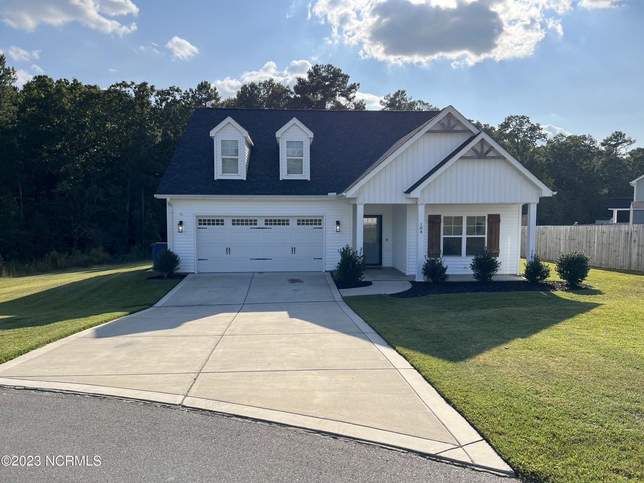 104 Woodford Ln - Photo 4 of 50