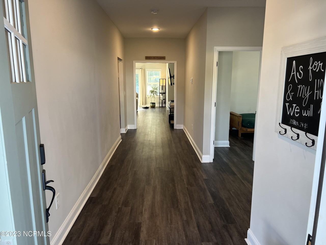 104 Woodford Ln - Photo 7 of 50