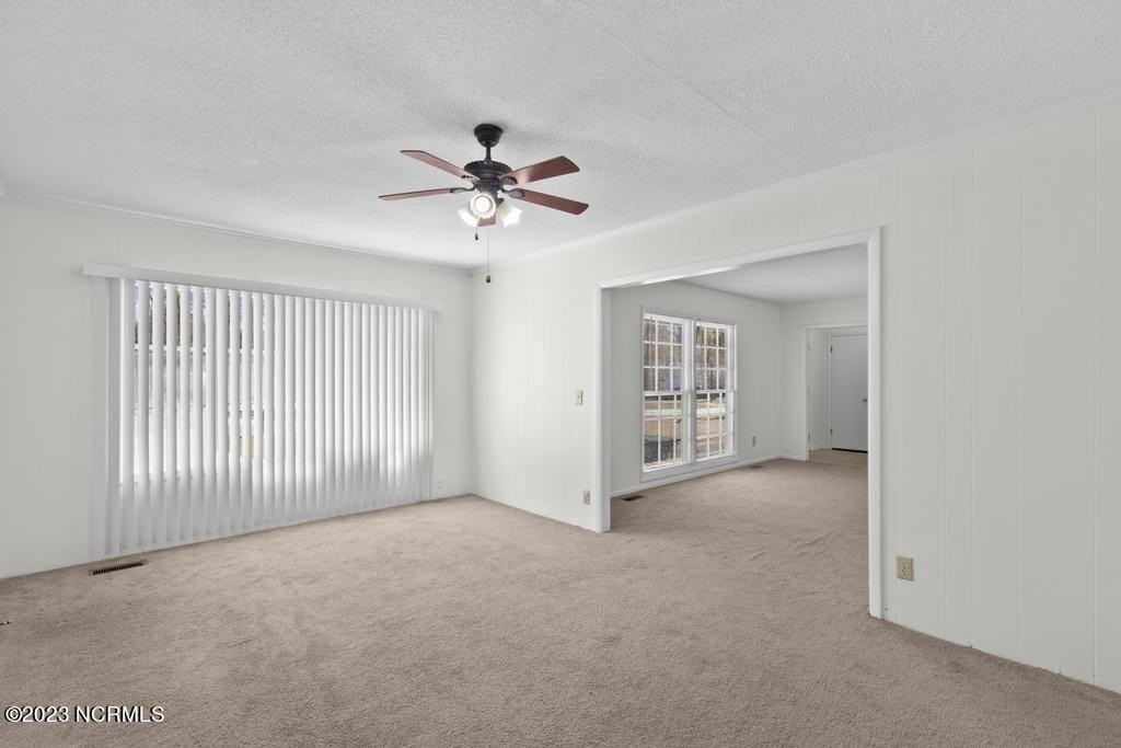 219 Edgewood Dr - Photo 6 of 20