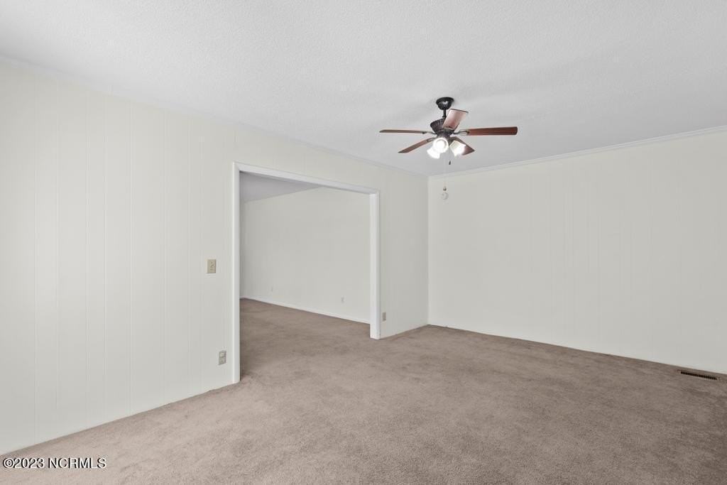 219 Edgewood Dr - Photo 7 of 20