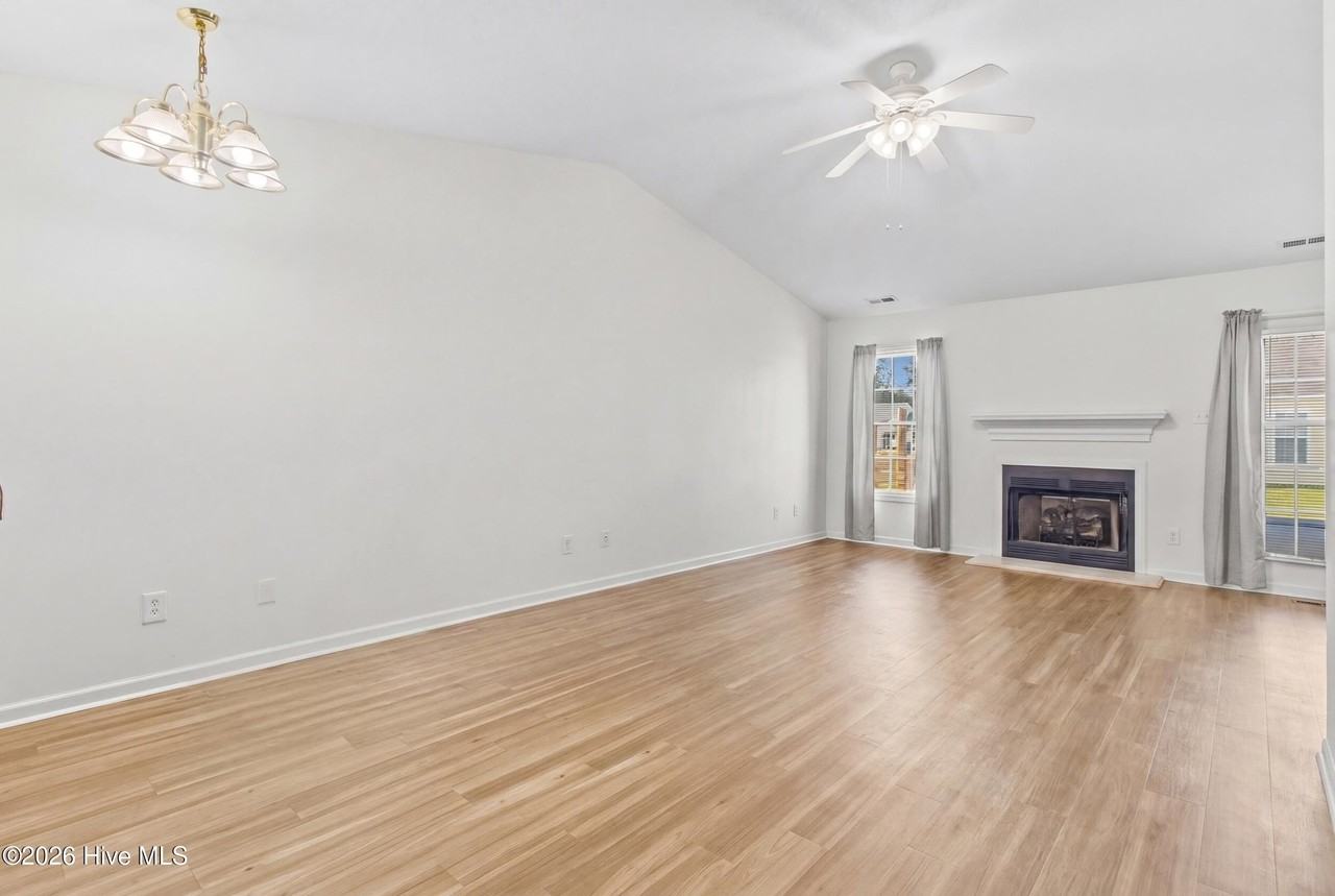 112 Kobe Dr - Photo 3 of 21