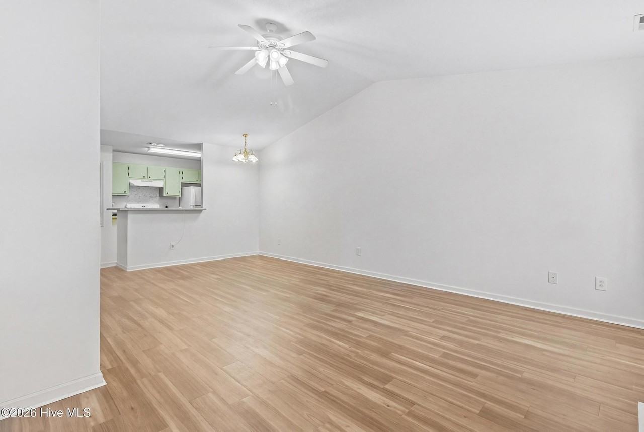 112 Kobe Dr - Photo 5 of 21