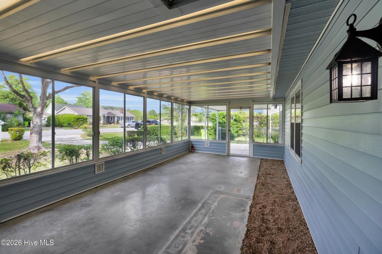 120 Tarheel Dr - Photo 2 of 28