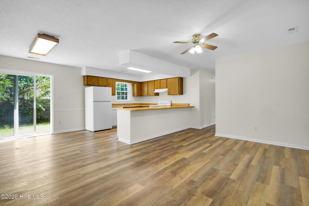 120 Tarheel Dr - Photo 5 of 28