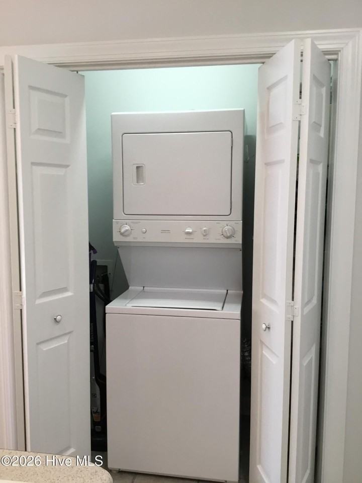 608 W Brown St #A - Photo 6 of 17