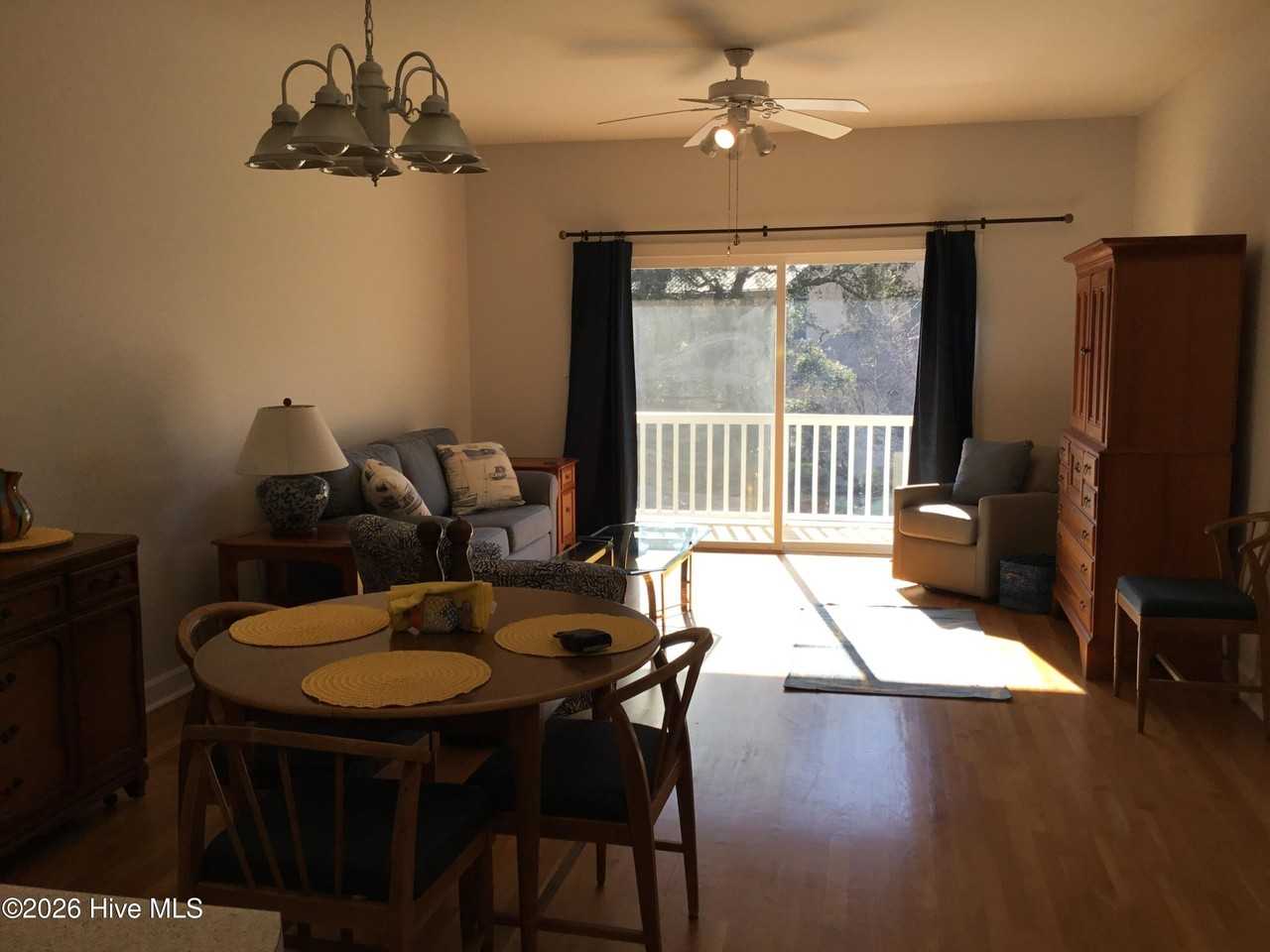 608 W Brown St #A - Photo 7 of 17