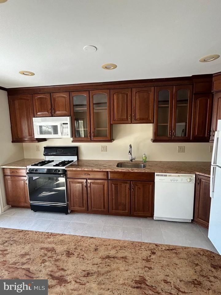 3301 Spring Ln #1 - Photo 3 of 12