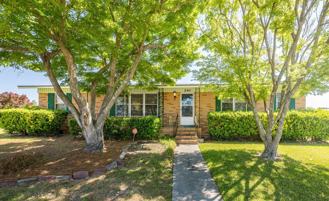 240 Maywood Dr - Photo 1 of 1