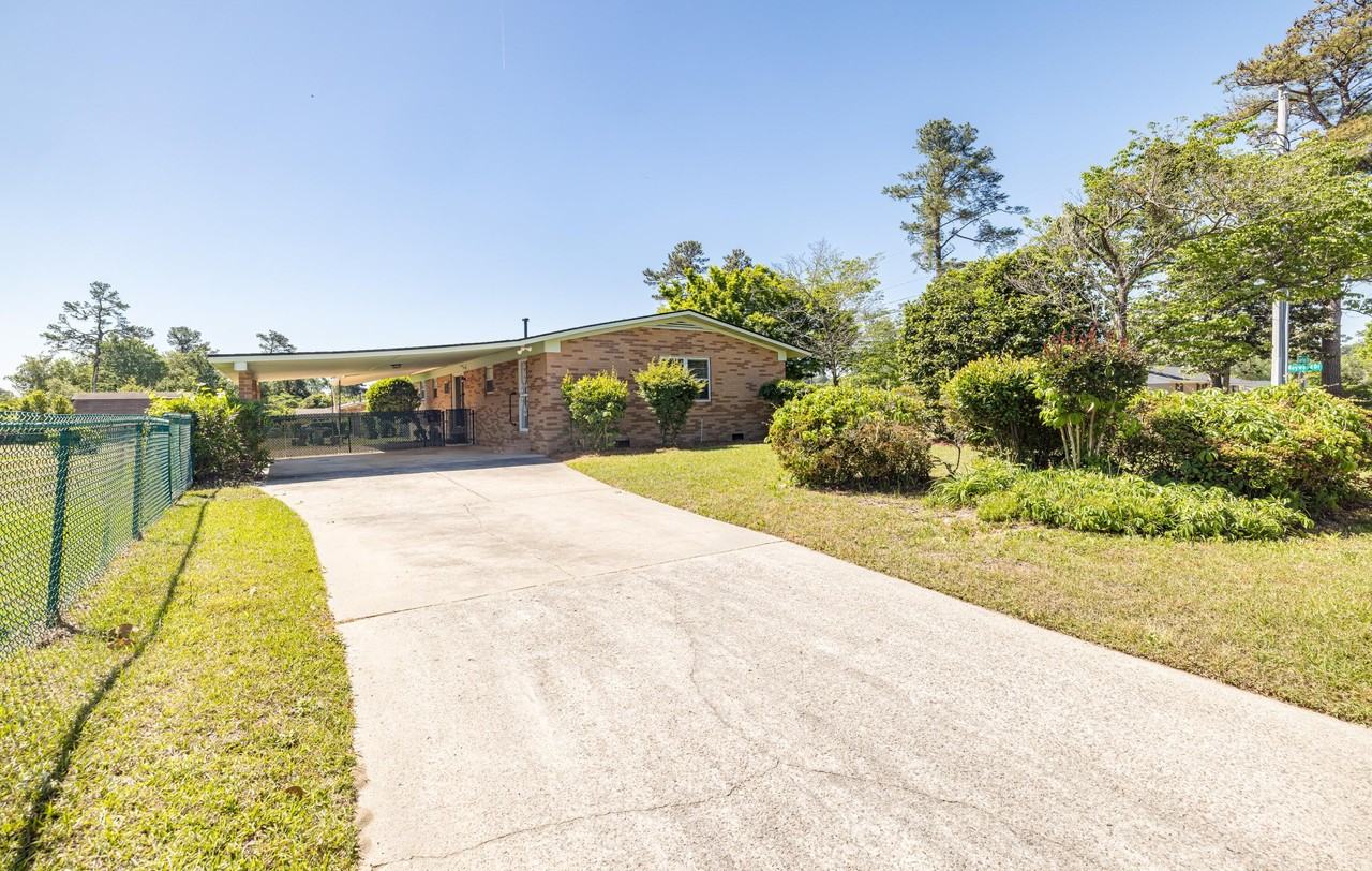 240 Maywood Dr - Photo 6 of 45