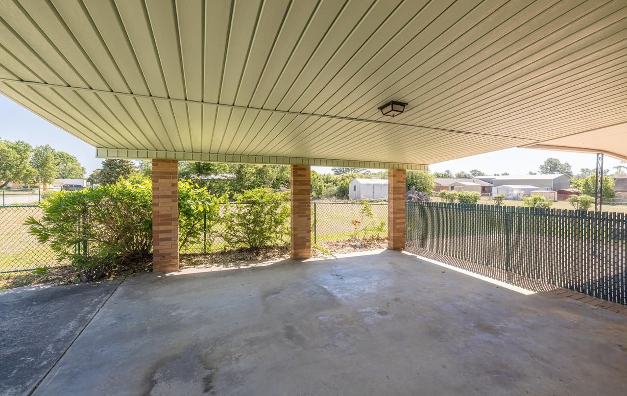 240 Maywood Dr - Photo 7 of 45