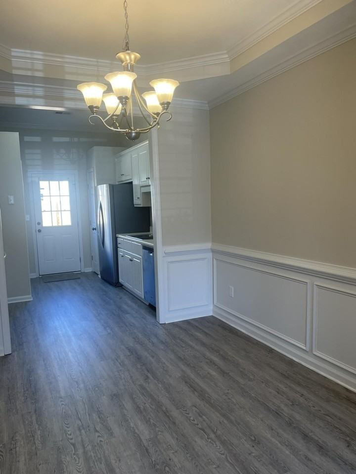 325 Hogan Way - Photo 4 of 20