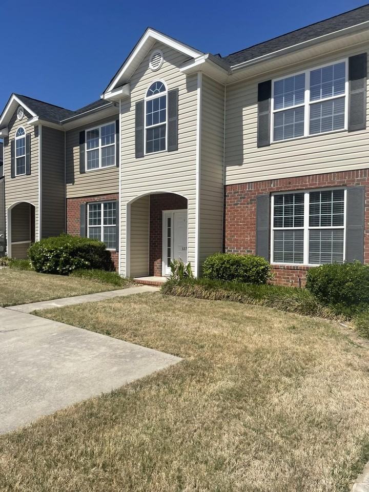 327 Hogan Way - Photo 2 of 18