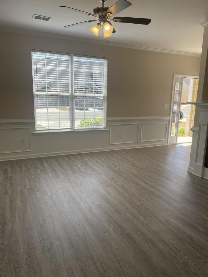 327 Hogan Way - Photo 4 of 18