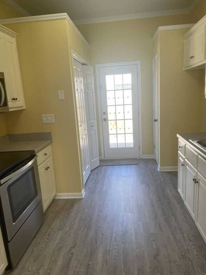 327 Hogan Way - Photo 6 of 18