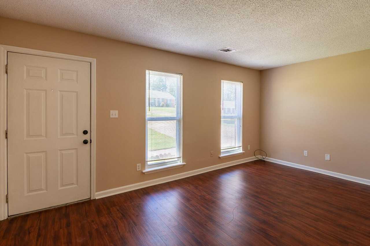 433 Evans Mill Dr #B - Photo 4 of 18