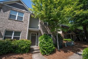 featured image of 1131 Binghampton Cir