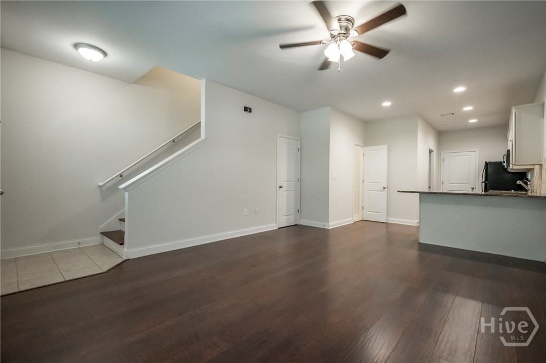 1131 Binghampton Cir - Photo 4 of 17