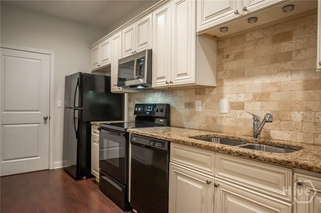 1131 Binghampton Cir - Photo 6 of 17