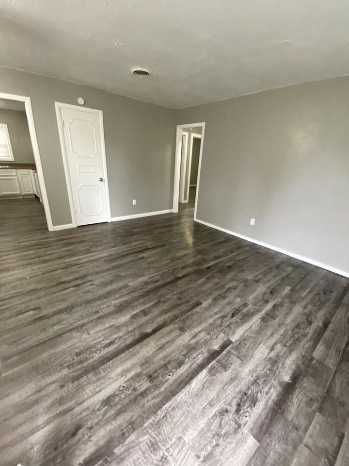 1912 N Overbrook Dr #1 - Photo 2 of 8