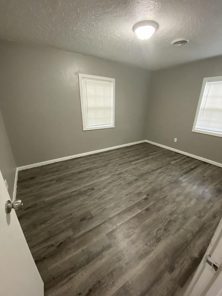 1912 N Overbrook Dr #1 - Photo 3 of 8