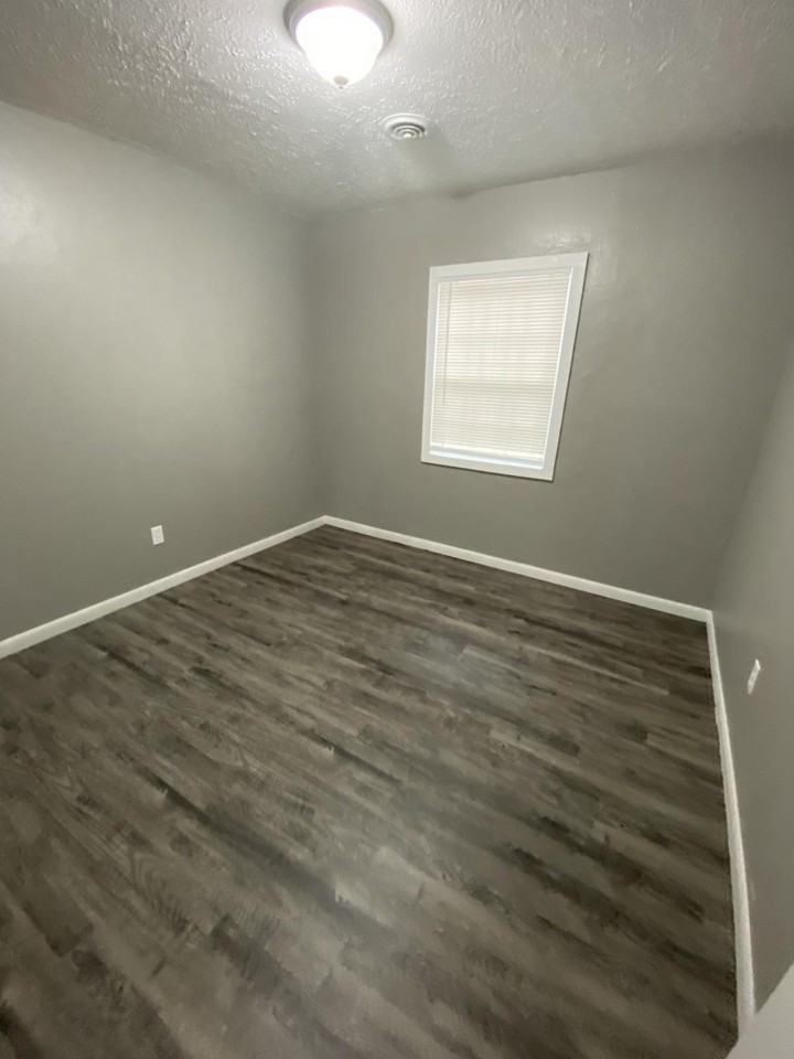 1912 N Overbrook Dr #1 - Photo 4 of 8