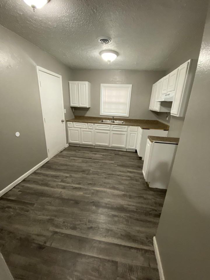 1912 N Overbrook Dr #1 - Photo 7 of 8