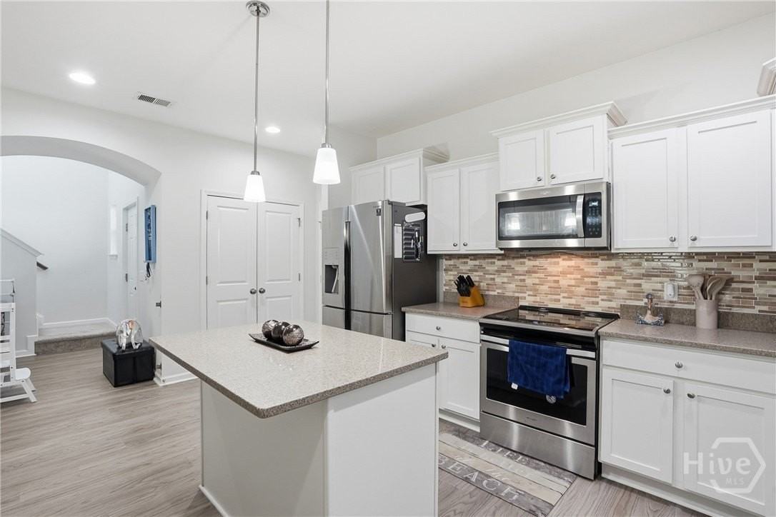 17 Crown Ct - Photo 6 of 50