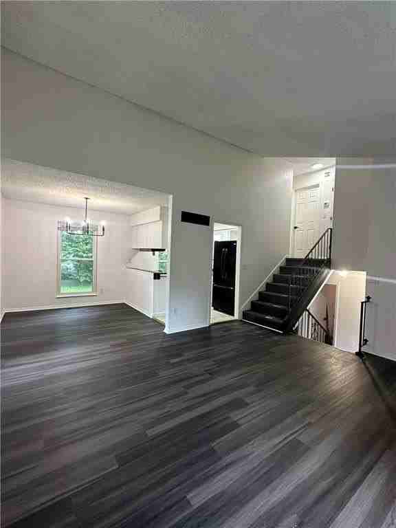 9525 Manning Ave - Photo 2 of 4