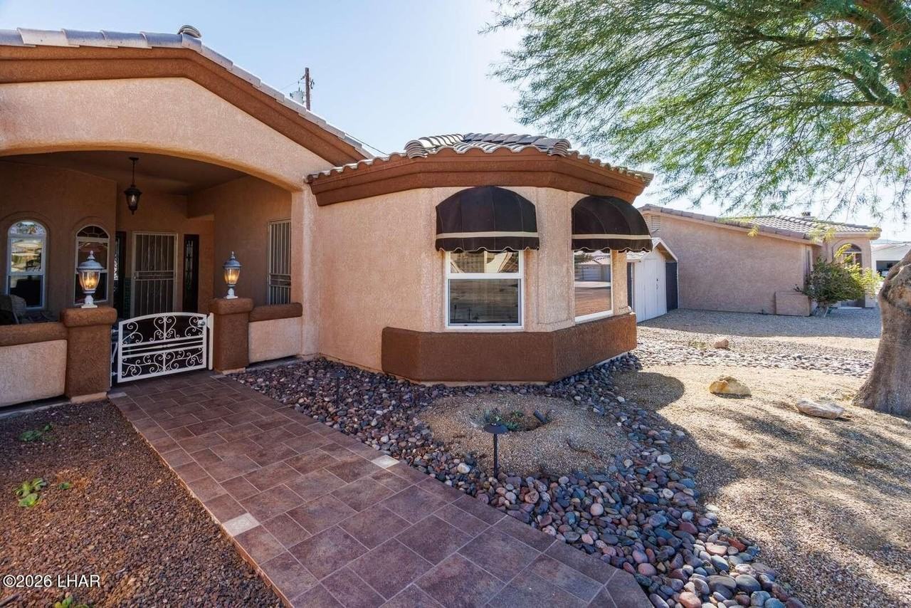 2290 Regatta Dr - Photo 2 of 36