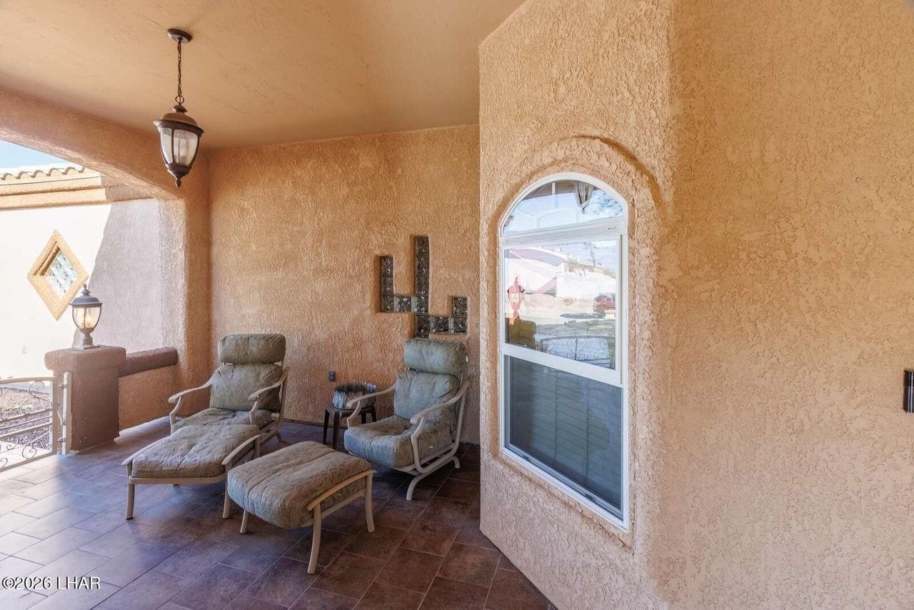 2290 Regatta Dr - Photo 3 of 36