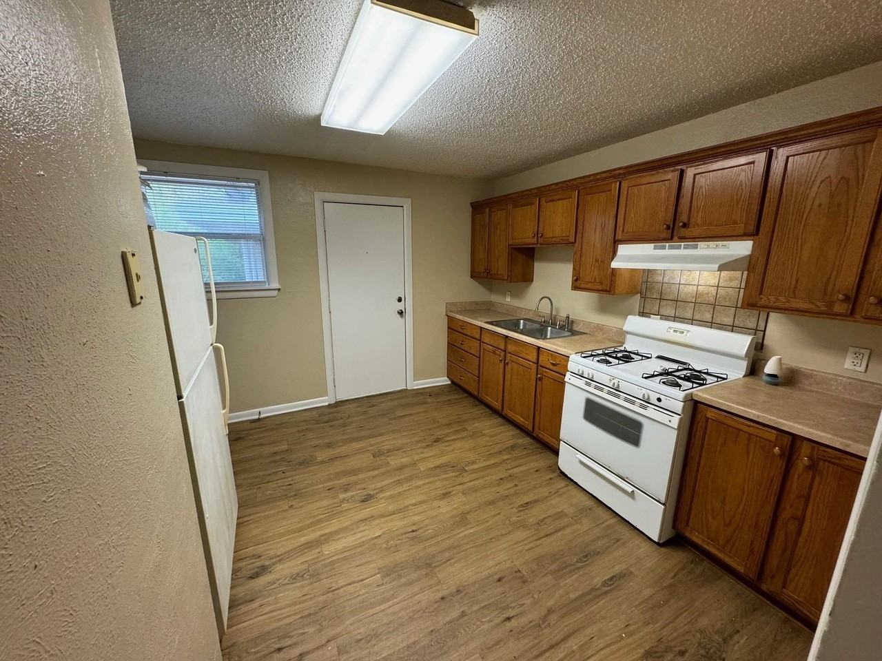 435 Larry Dr - Photo 5 of 7