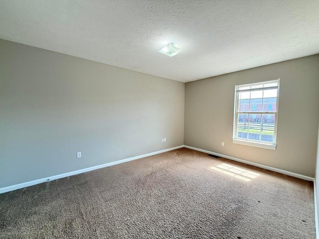 1112 Richmond Green Dr #4 - Photo 2 of 6