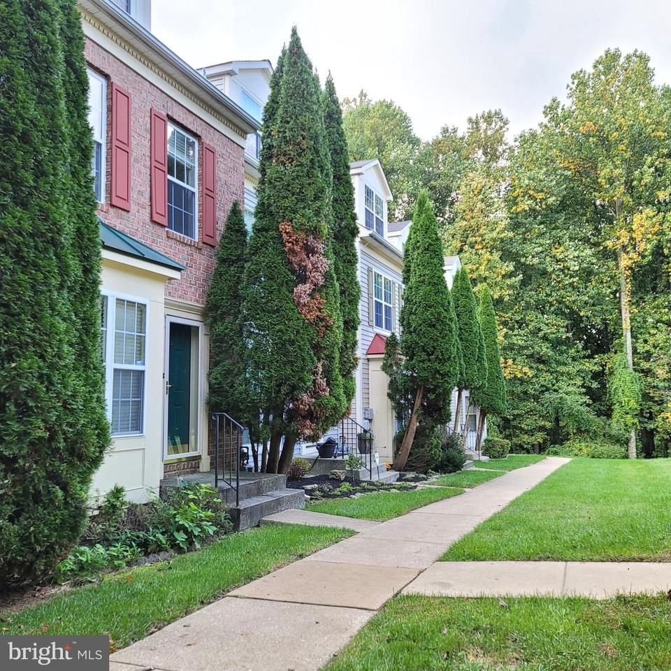 9821 Bon Haven Ln - Photo 3 of 20