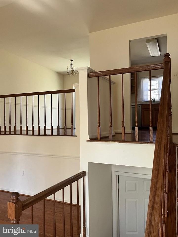 1108 Beatrice Ct - Photo 4 of 25