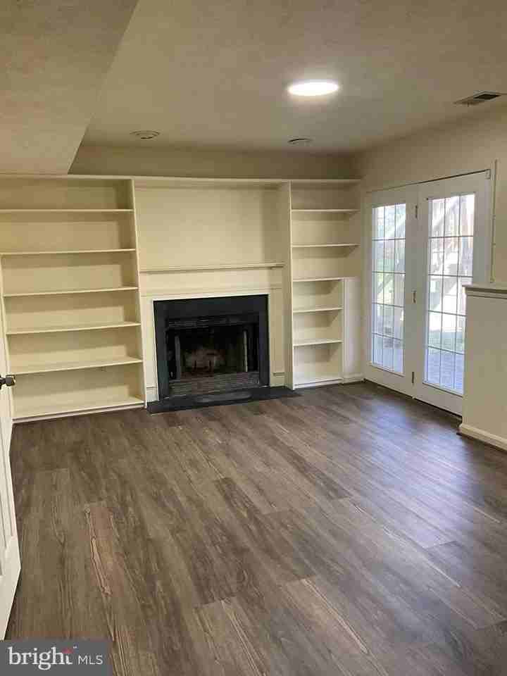 1108 Beatrice Ct - Photo 5 of 25