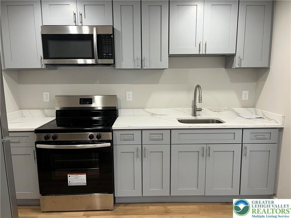 11 Early St - Photo 3 of 13