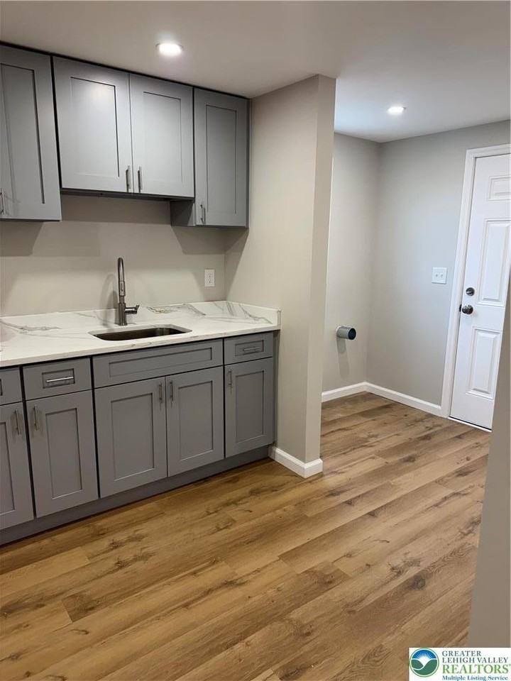 11 Early St - Photo 4 of 13