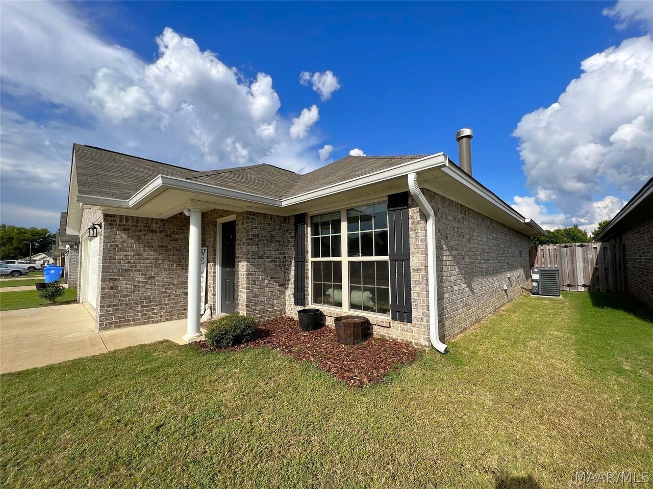 467 Buena Vista Way - Photo 3 of 34