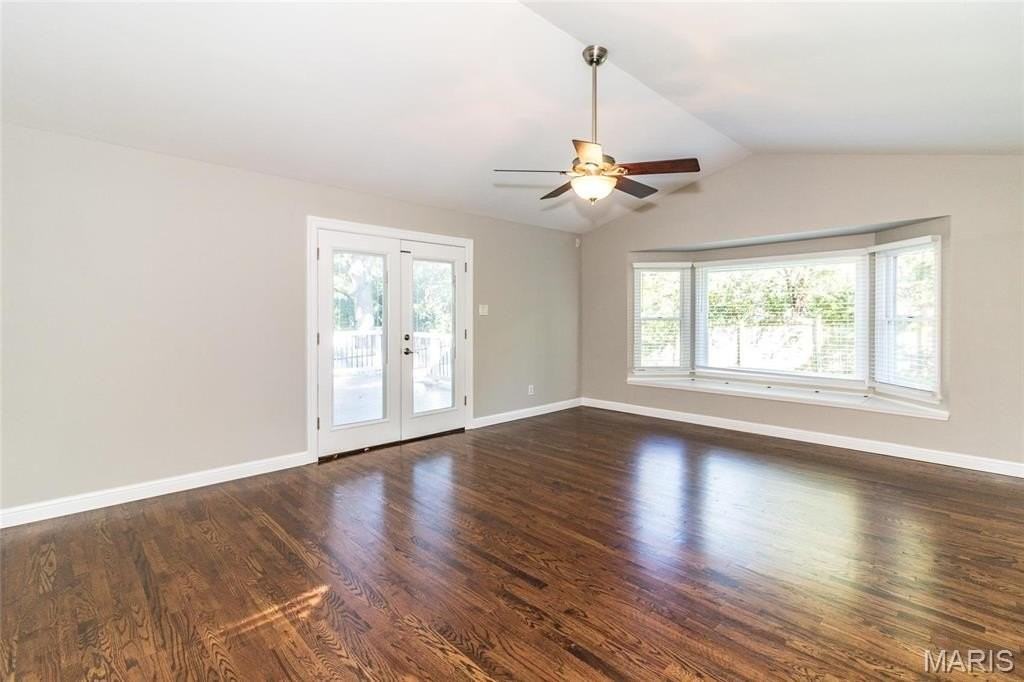 123 Oakside Ln - Photo 4 of 27